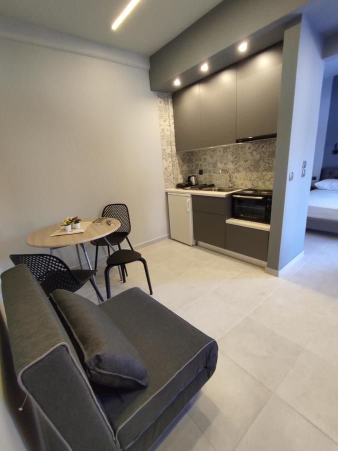 Stefani Apartments Метана Экстерьер фото